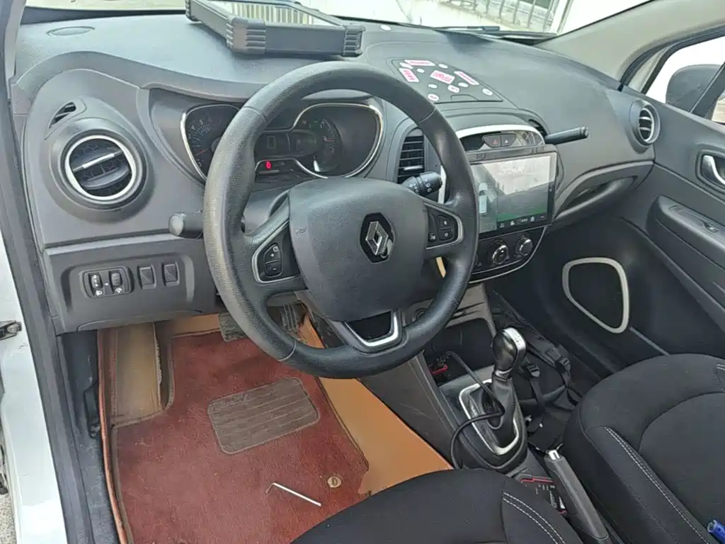 Renault Captur 2020 2018 TCe190 Urban Style