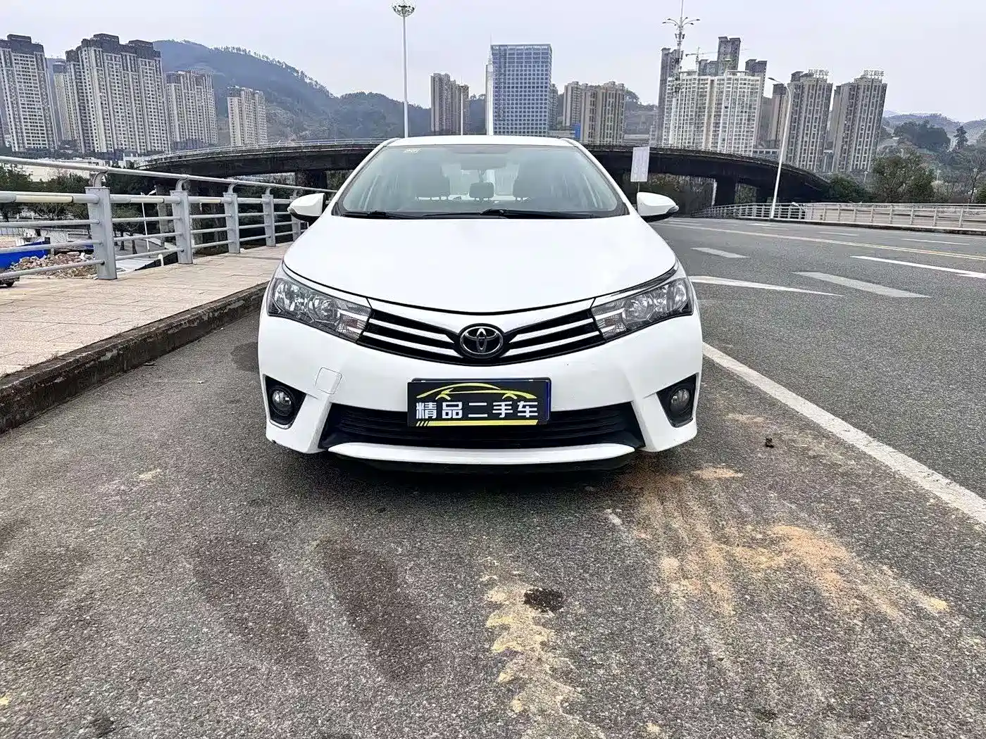 Toyota Corolla 2014 1.6L CVT GL фото 2