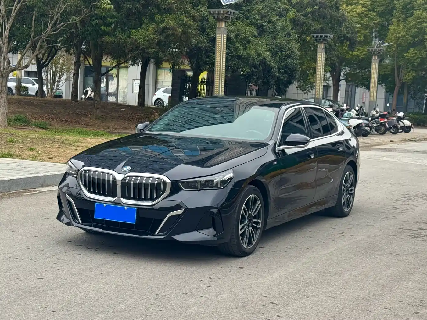 BMW 5 Series 2024 525Li M Sport Package