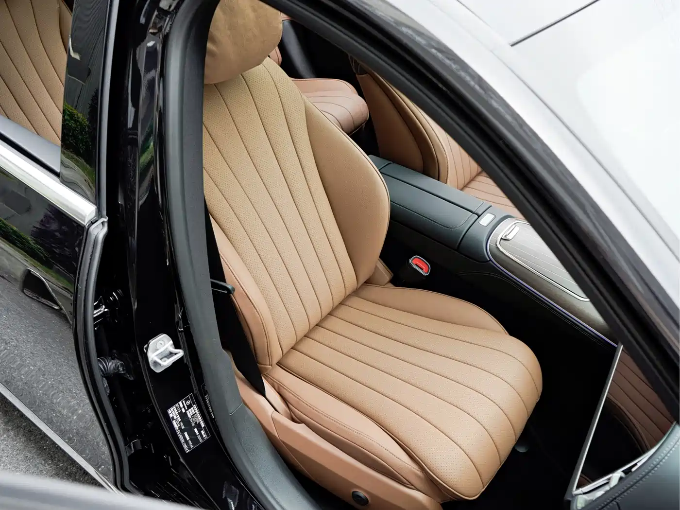 Mercedes-Benz E-Class 2024 Model E 300 L Luxury фото 13