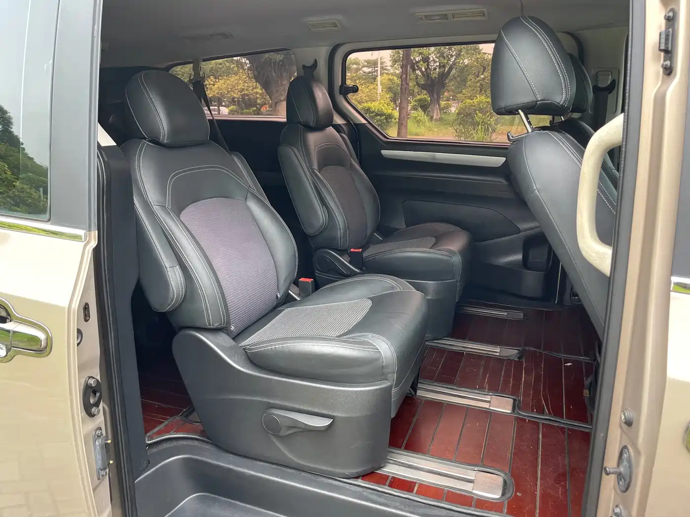 SAIC Maxus Maxus G10 2016 2016 2.0T Automatic Luxury Executive Edition