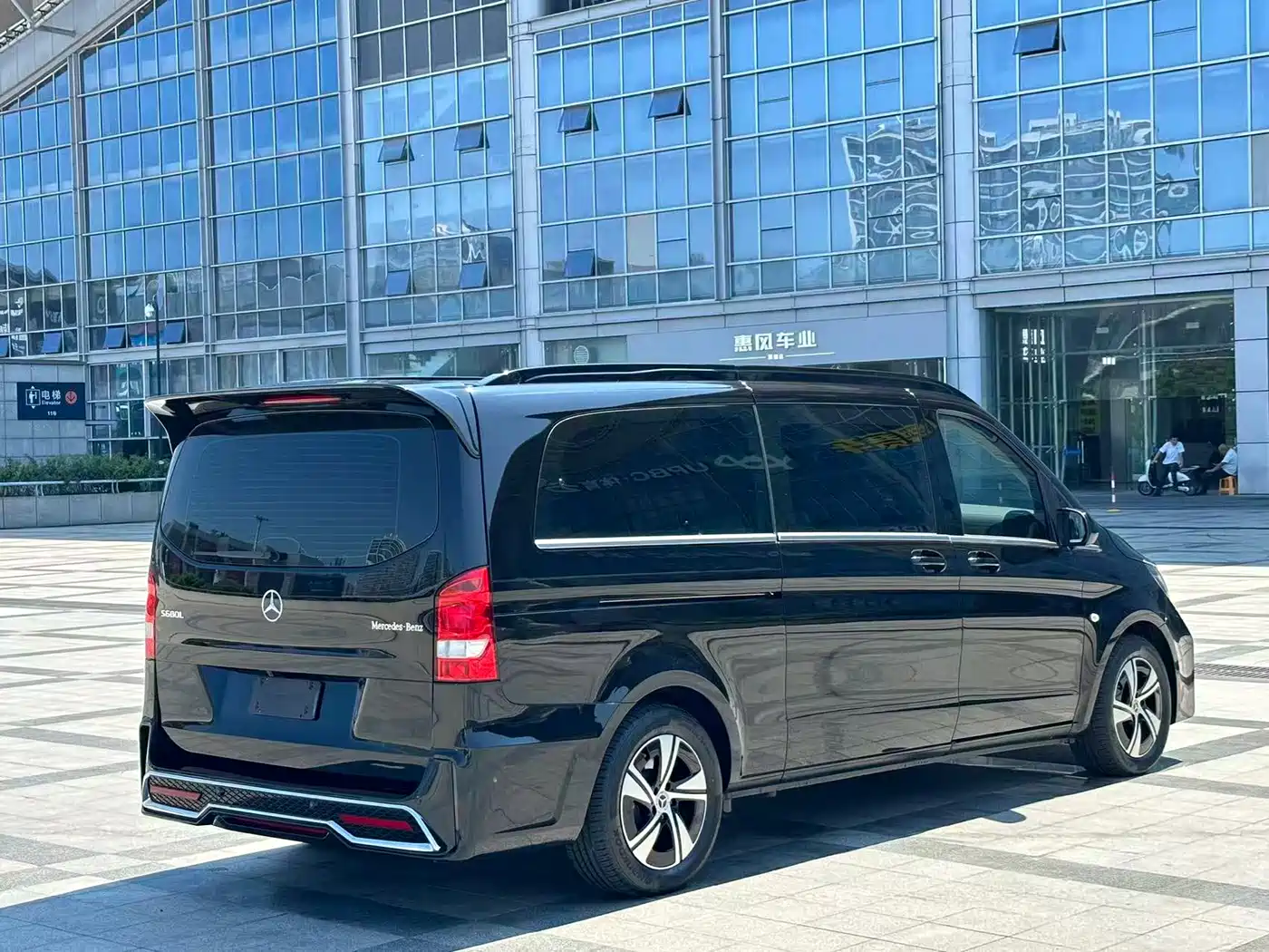 Mercedes-Benz Vito 2024 2.0T Elite Edition 7-Seater фото 6