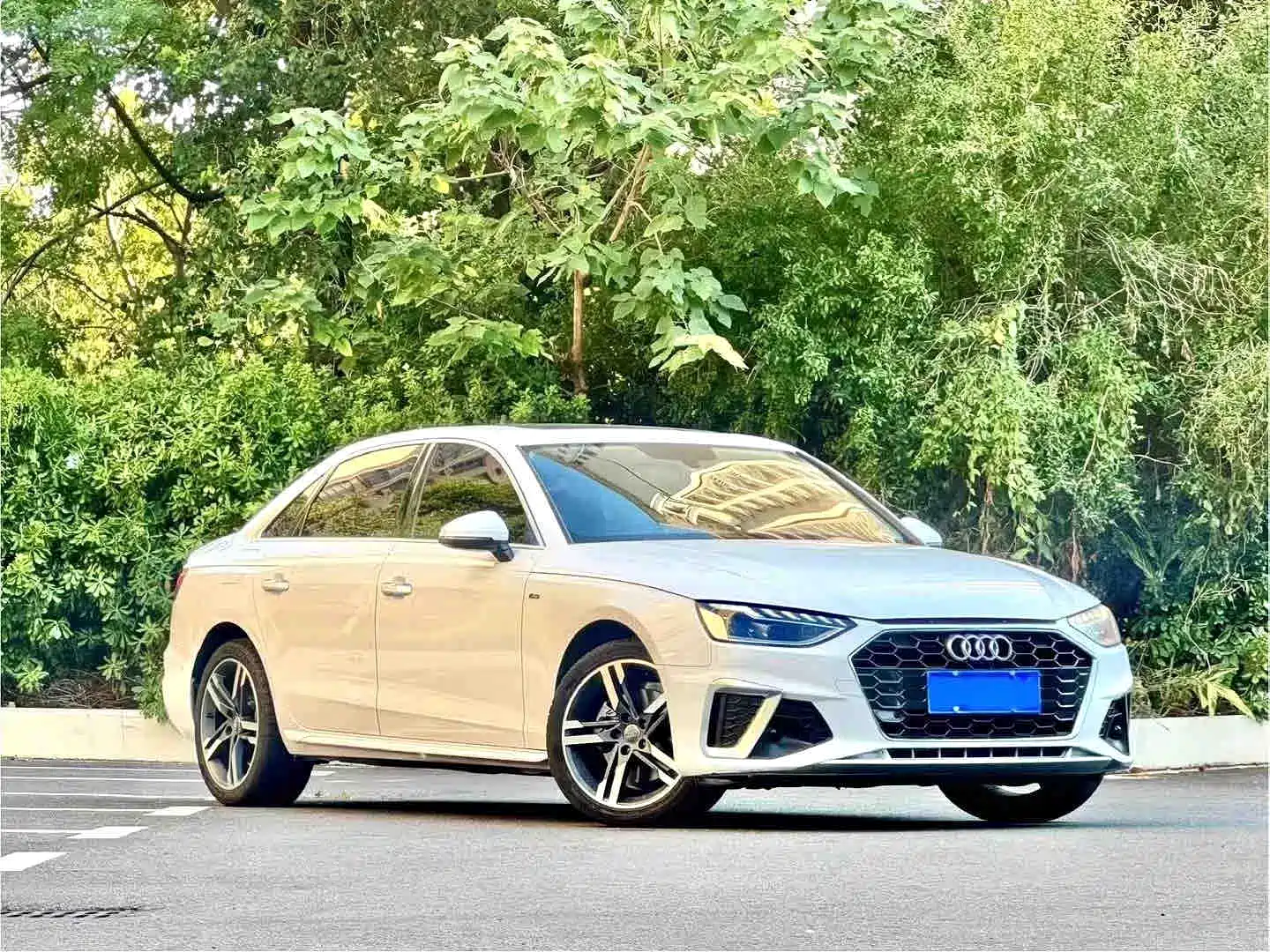 Фото 3 - Audi A4L