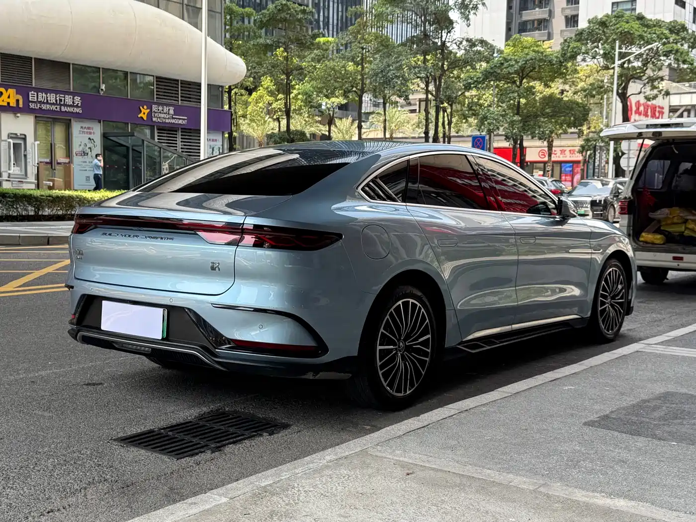 BYD Han 2023 DM-i Champion Edition 121KM Honor фото 18