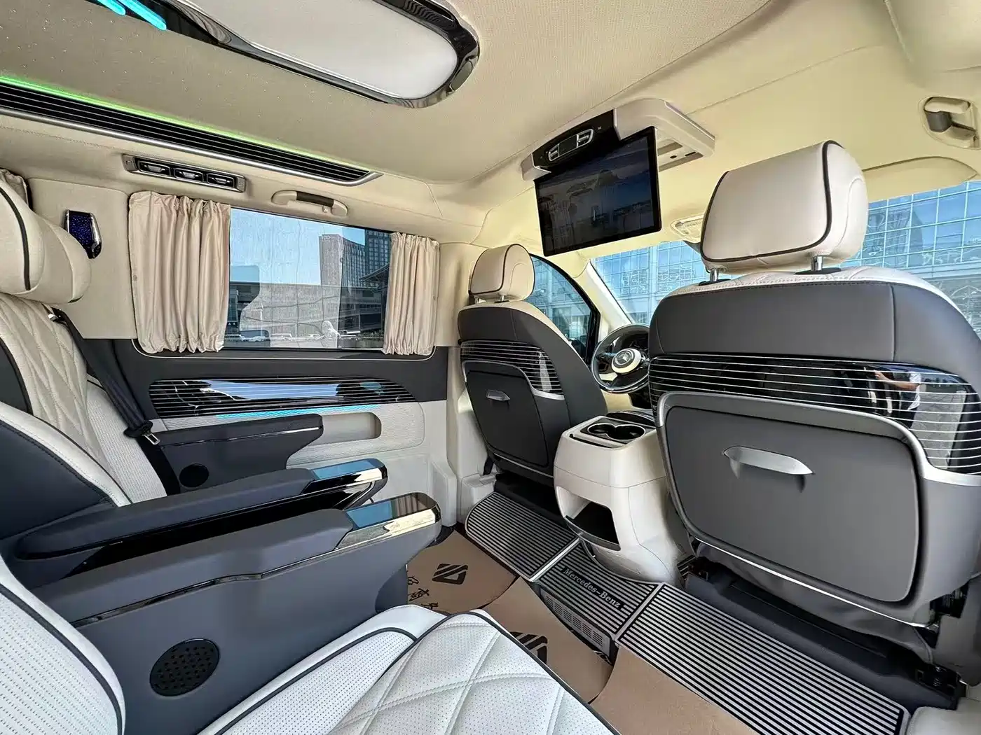 Mercedes-Benz Vito 2024 2.0T Elite Edition 7-Seater фото 12