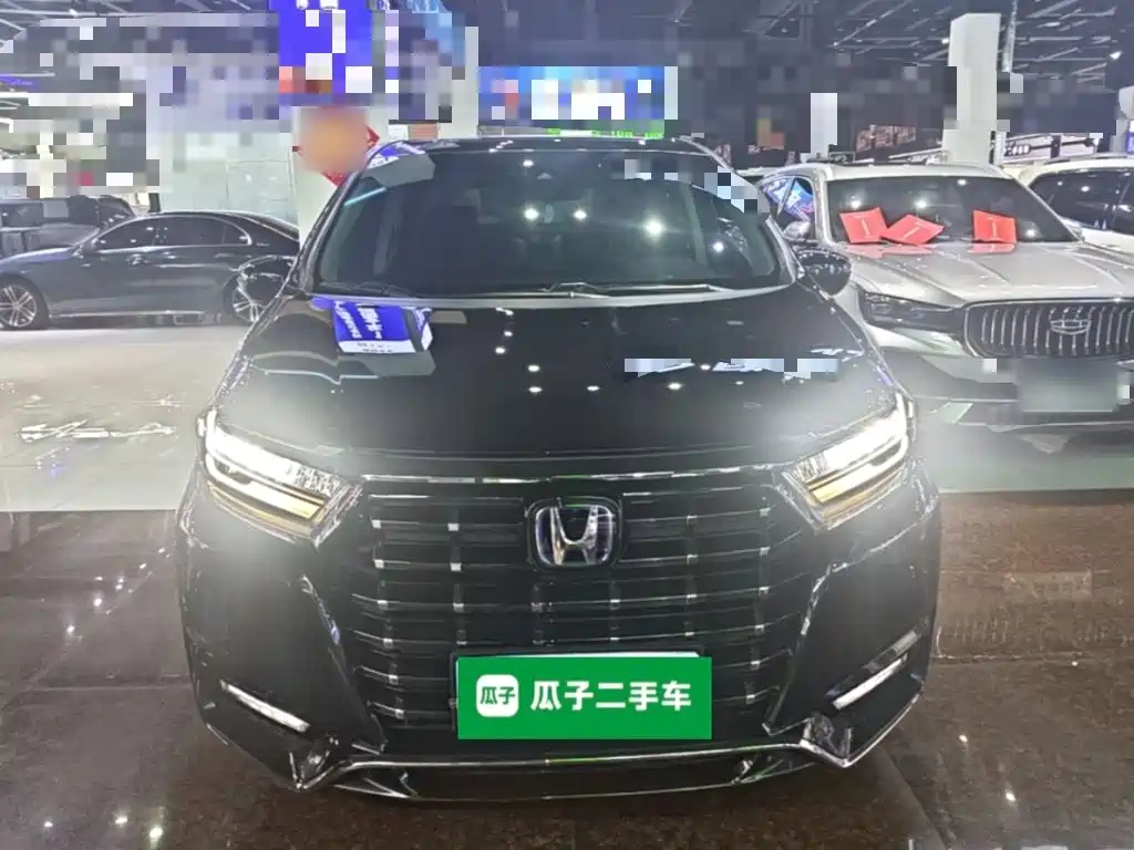 Фото 3 - Honda Elysion