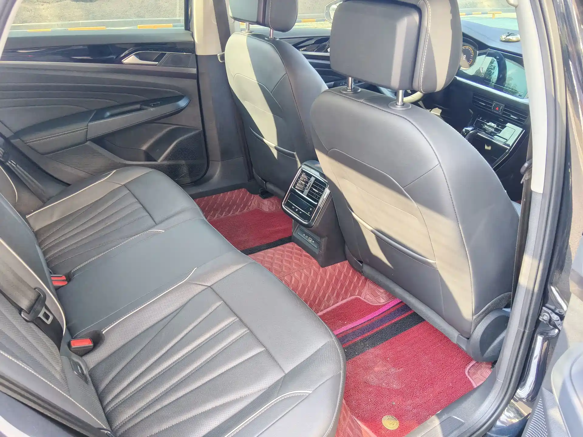 Photo 6 - Volkswagen Passat