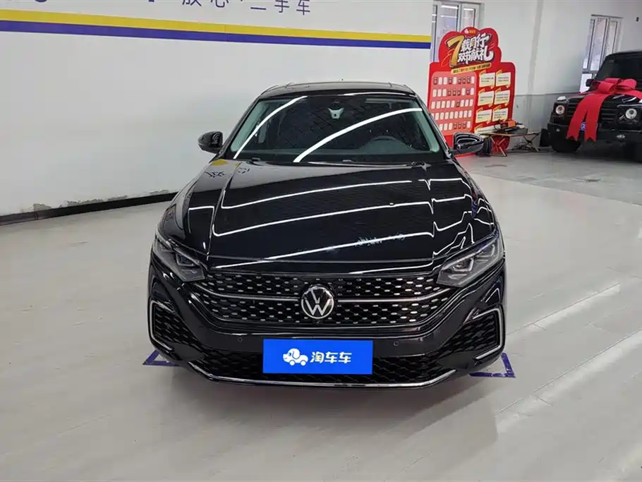 Volkswagen Passat 2024 380TSI Starlight Luxury Edition фото 2