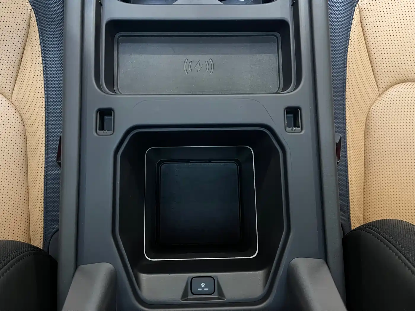 Land Rover Defender 2023 Model 110 3.0T P400 X-DYNAMIC HSE фото 14