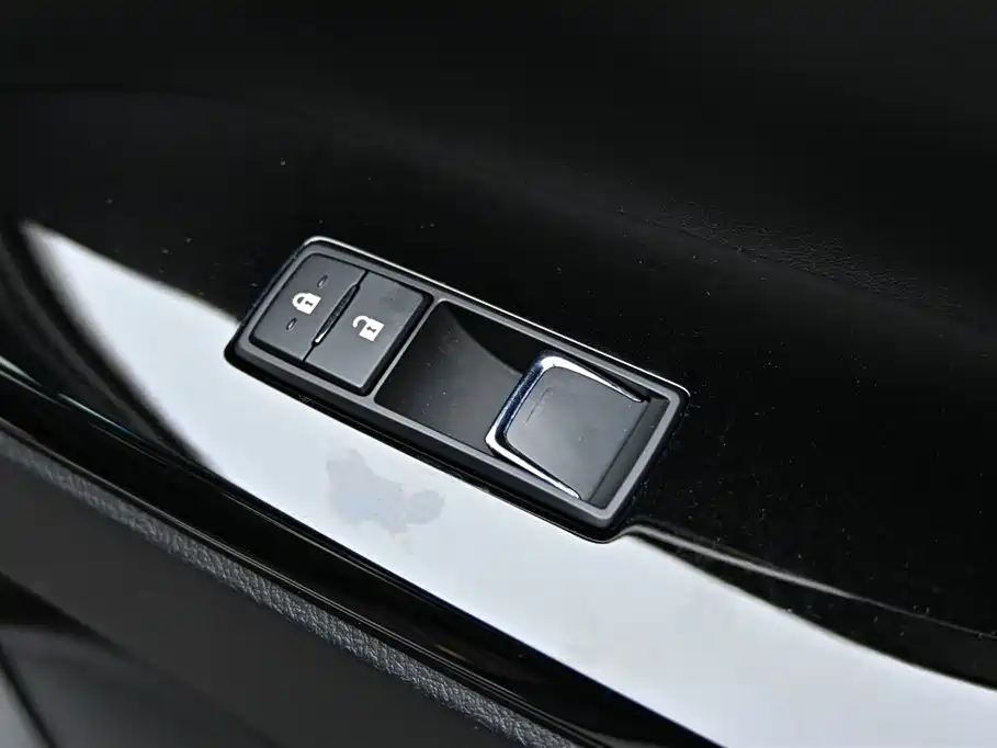 Lexus LX 2017 570 Prestige Luxury фото 31