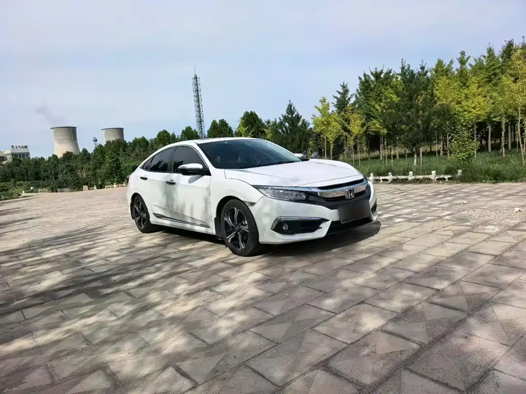 Фото 4 - Honda Civic