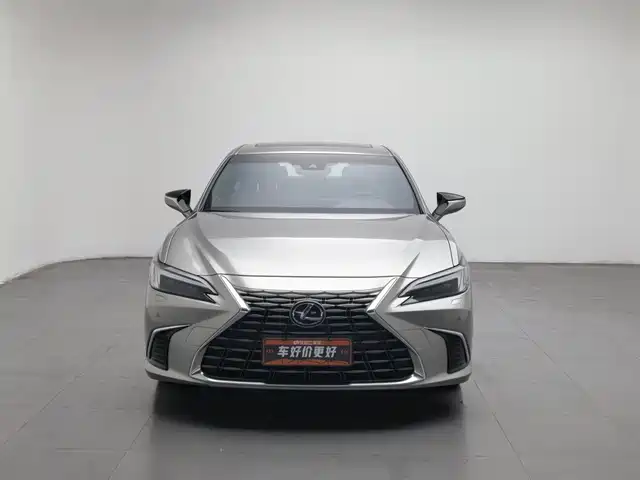 Lexus ES 2025 300h Ultimate Edition — фото 3