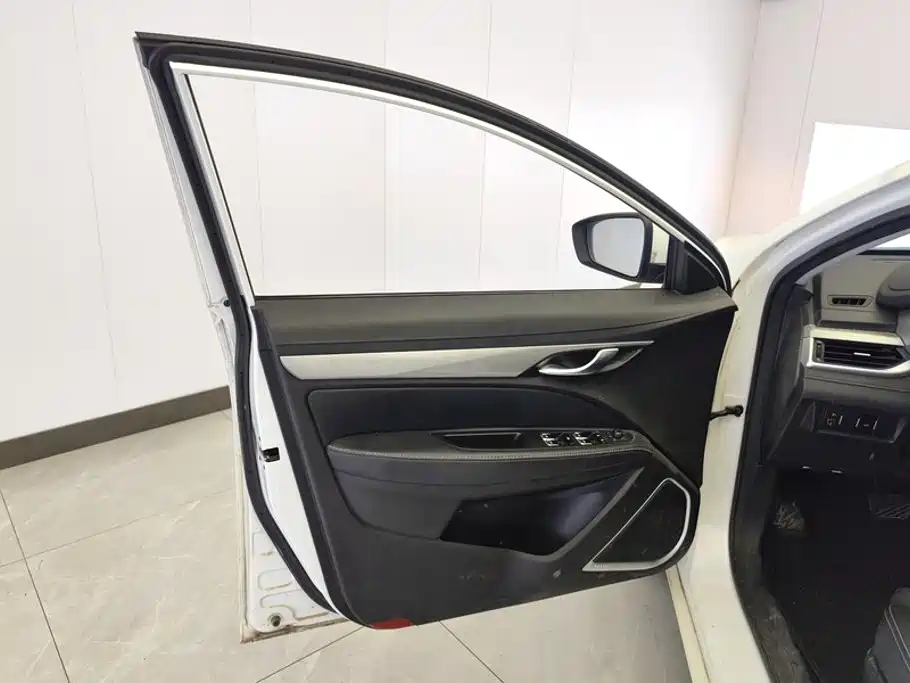 Photo 7 - Geely Emgrand