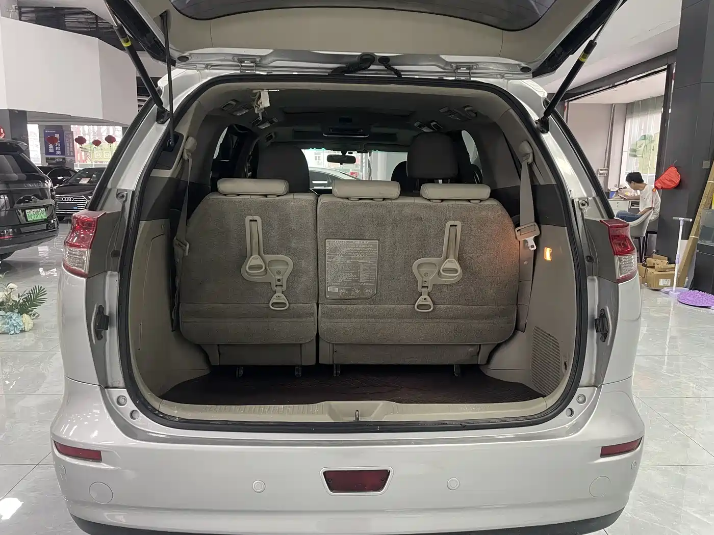 Toyota Previa 2012 2.4L 7-Seater Luxury Edition фото 11