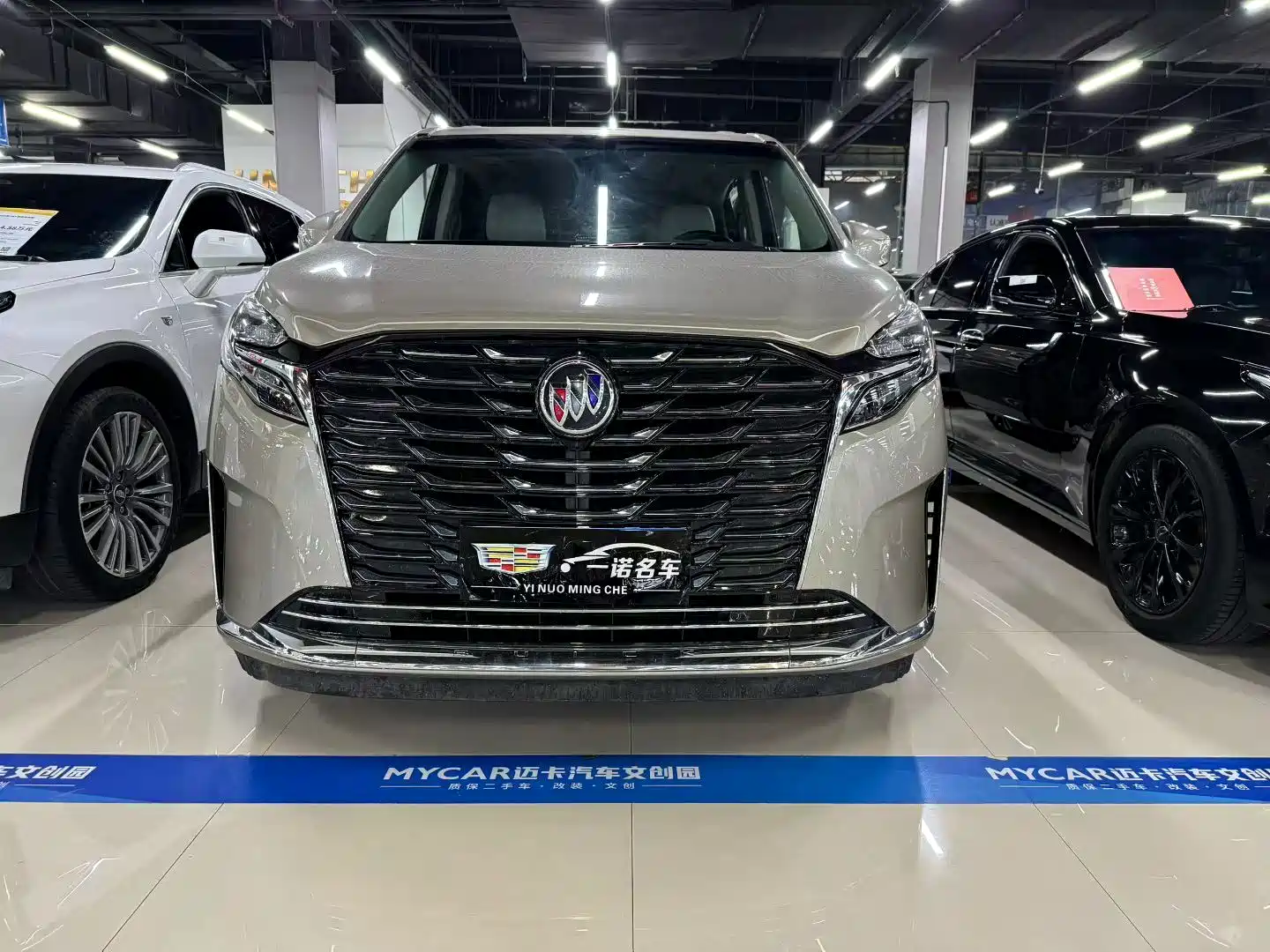 Фото 2 - Buick GL8