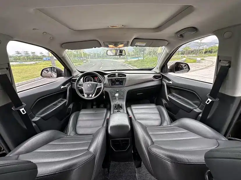 MG Roewe RX5 2016 2016 1.5TGI Manual Value Edition