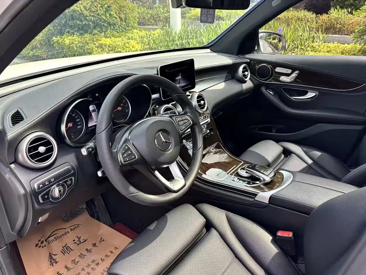 Mercedes-Benz GLC 2019 GLC 260 4MATIC Luxury фото 8