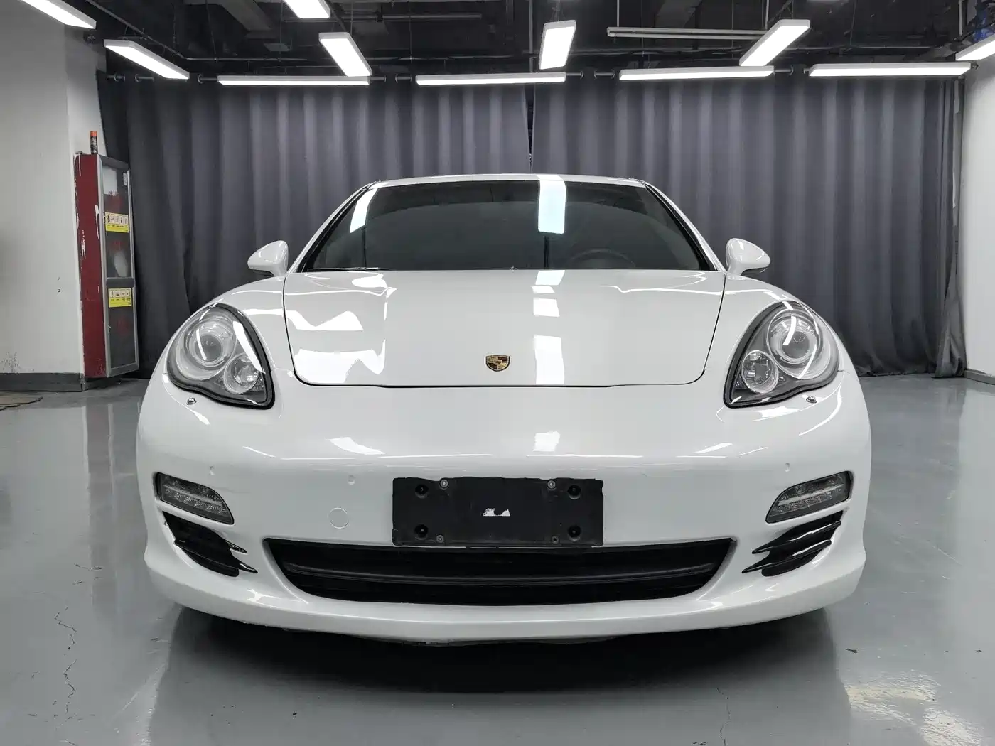 Porsche Panamera 2010 Panamera 4 3.6L фото 2