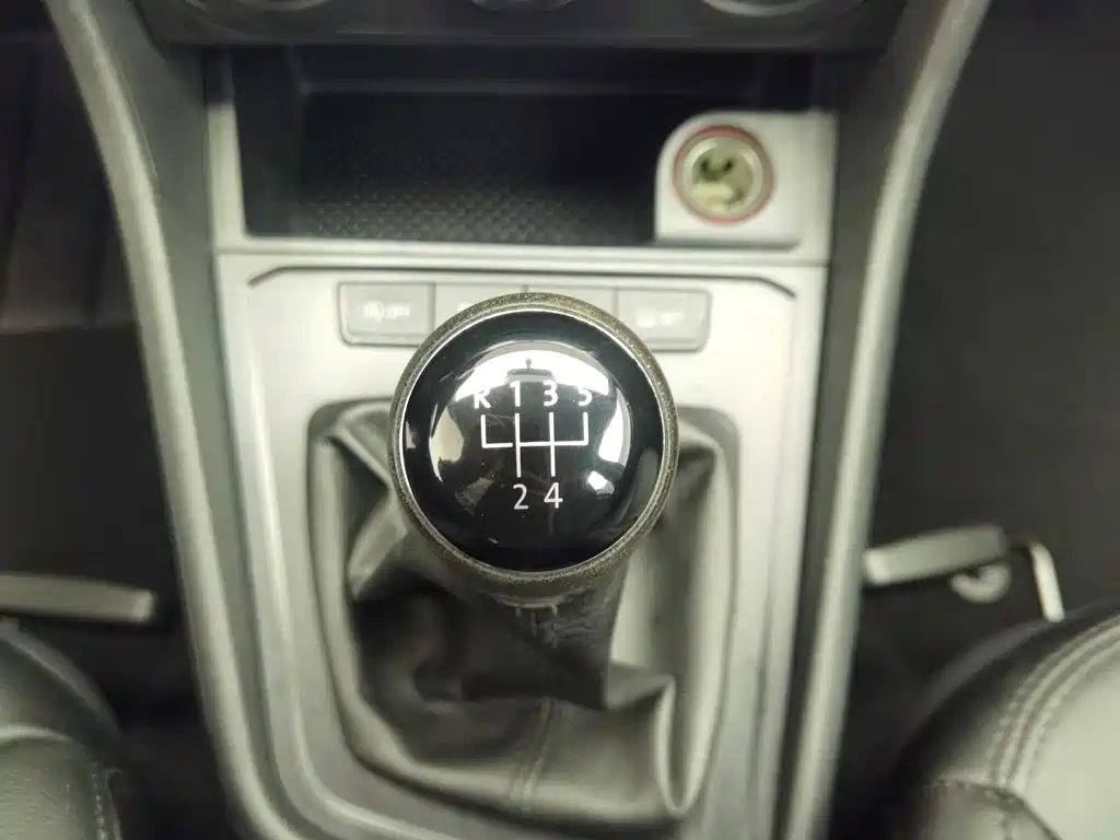 صورة 13 - Volkswagen Lavida