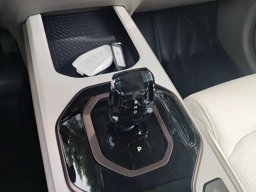 Geely ICON 2025 2026 Chocolate 1.5TD Pure Edition