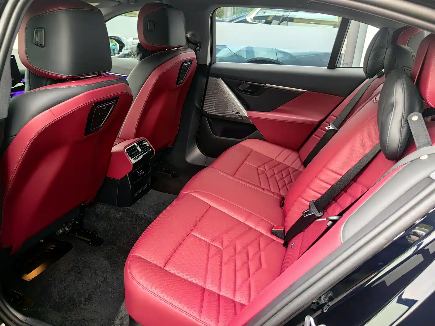 BMW i5 2024 eDrive 35L Premium Luxury Package фото 6