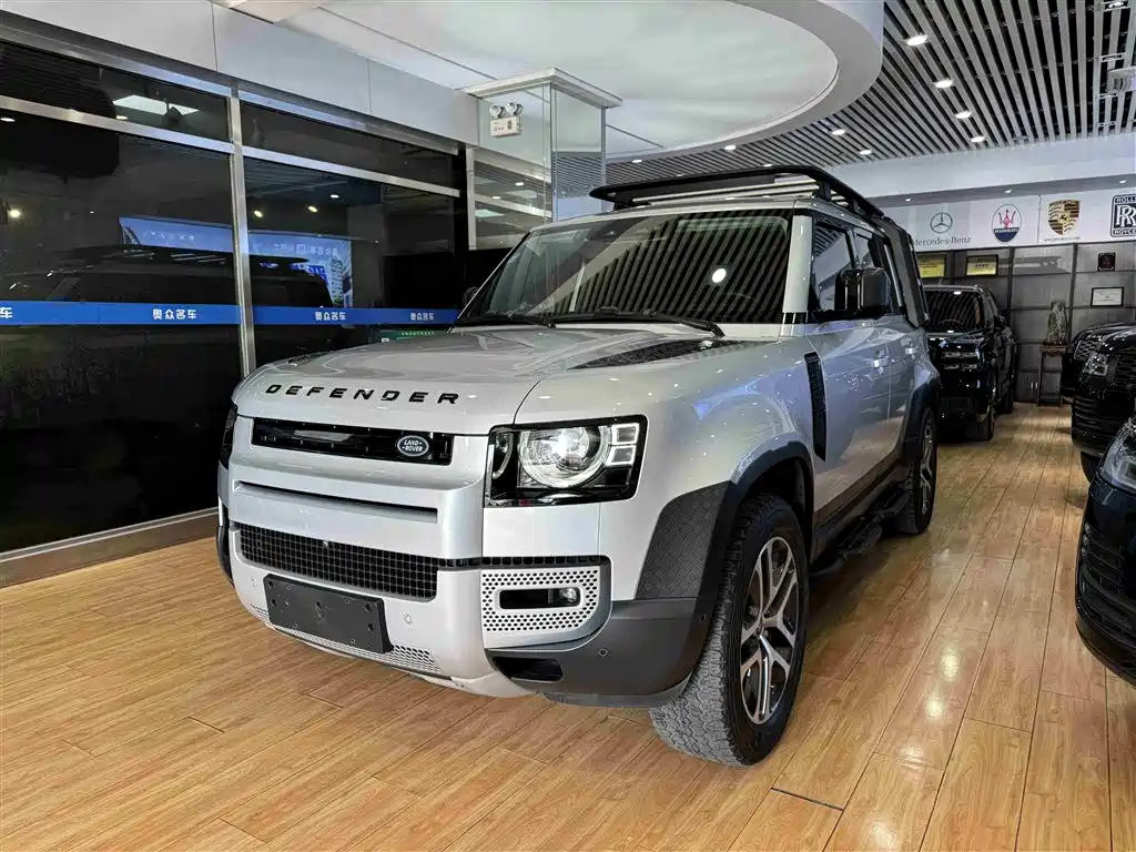 Land Rover Defender 2020 110 P400 Dark Special Edition фото 3