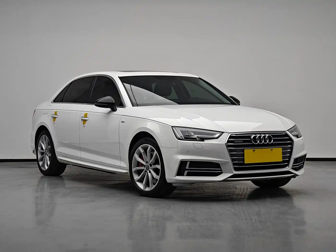 Audi A4L 2018 30th Anniversary 45 TFSI quattro Personality Sport фото 2
