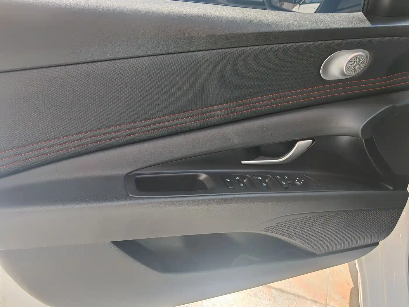 Hyundai Elantra 2022 1.5L CVT TOP Flagship Edition фото 5