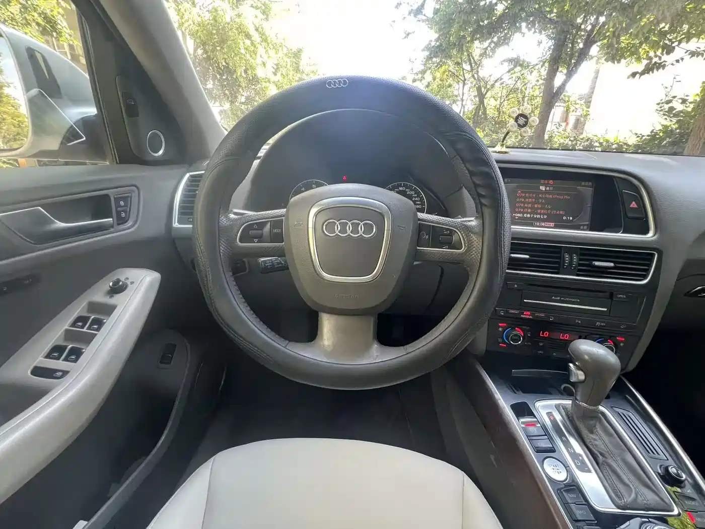 Audi Q5 2012 2.0TFSI Luxury фото 11