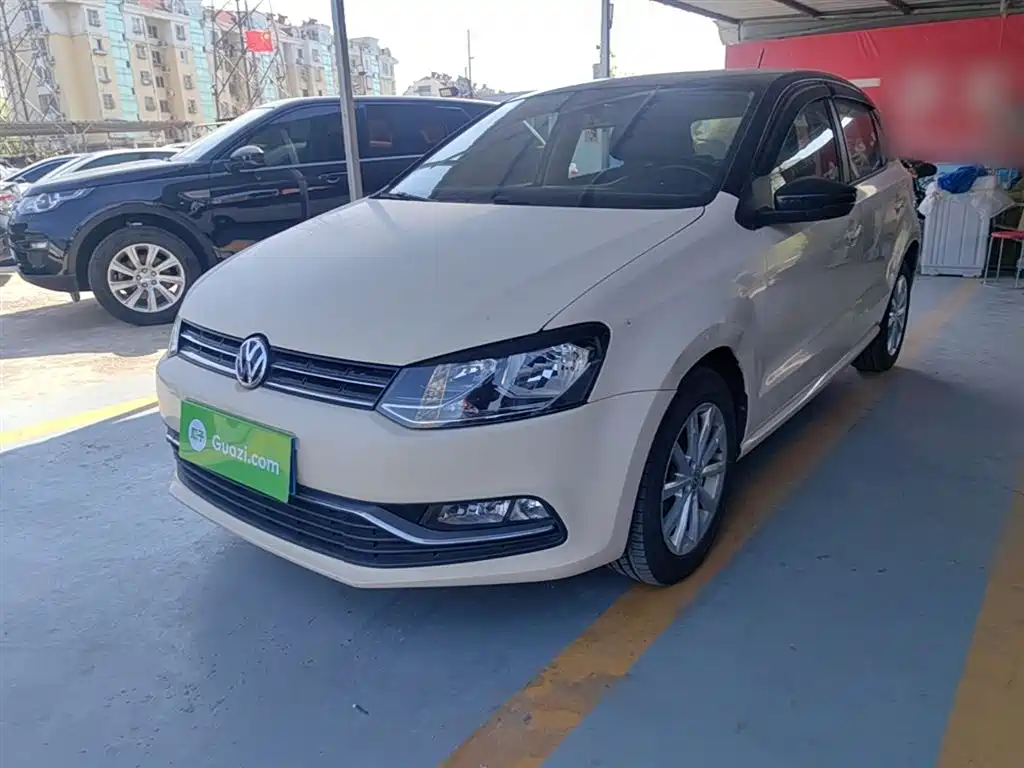 Volkswagen Polo 2016 1.6L Automatic Luxury фото 2