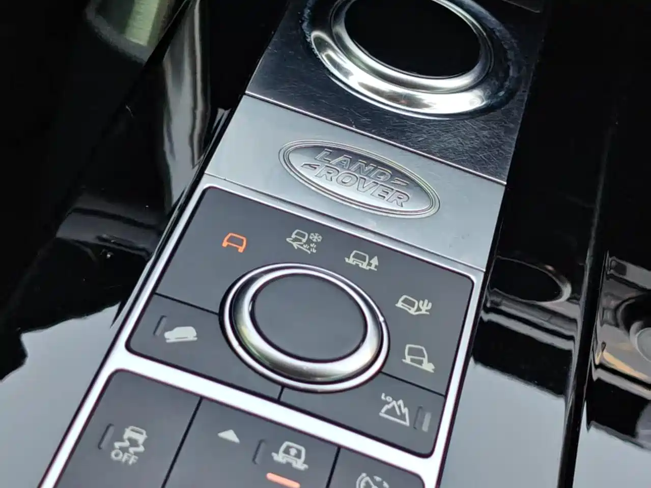 Land Rover Discovery 2018 3.0 SC V6 HSE фото 10