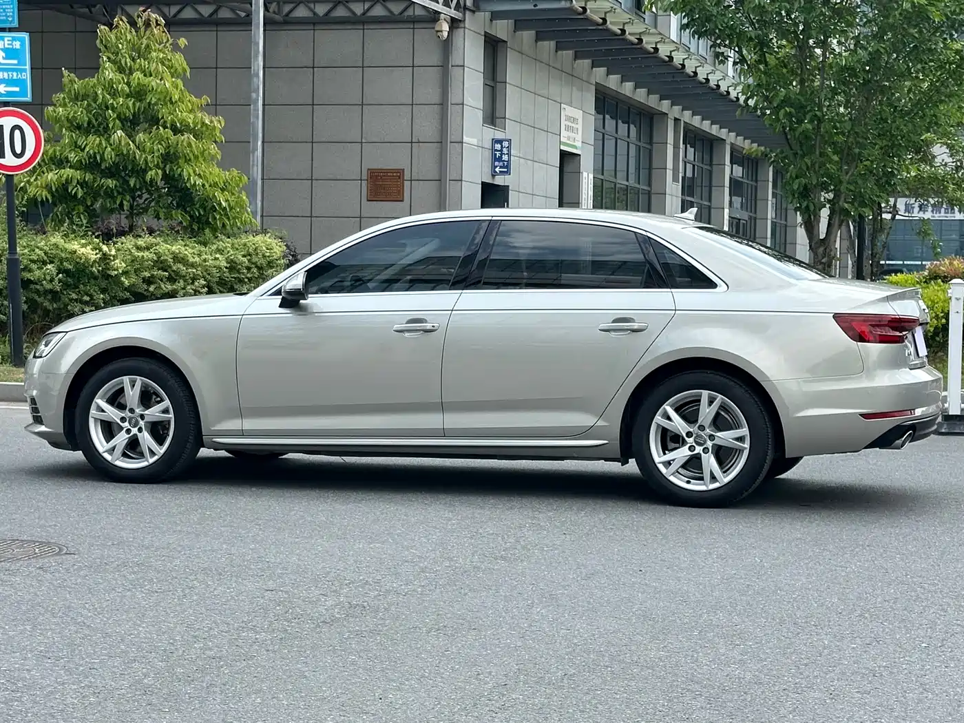 Audi A4L 2018 30th Anniversary 40 TFSI Progressive фото 12