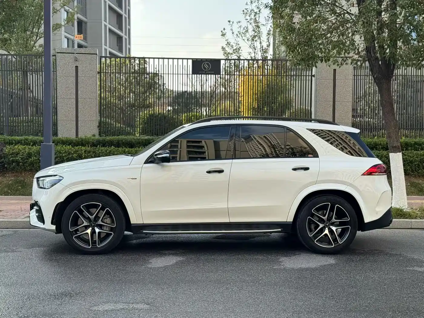 MERCEDES-BENZ GLE AMG