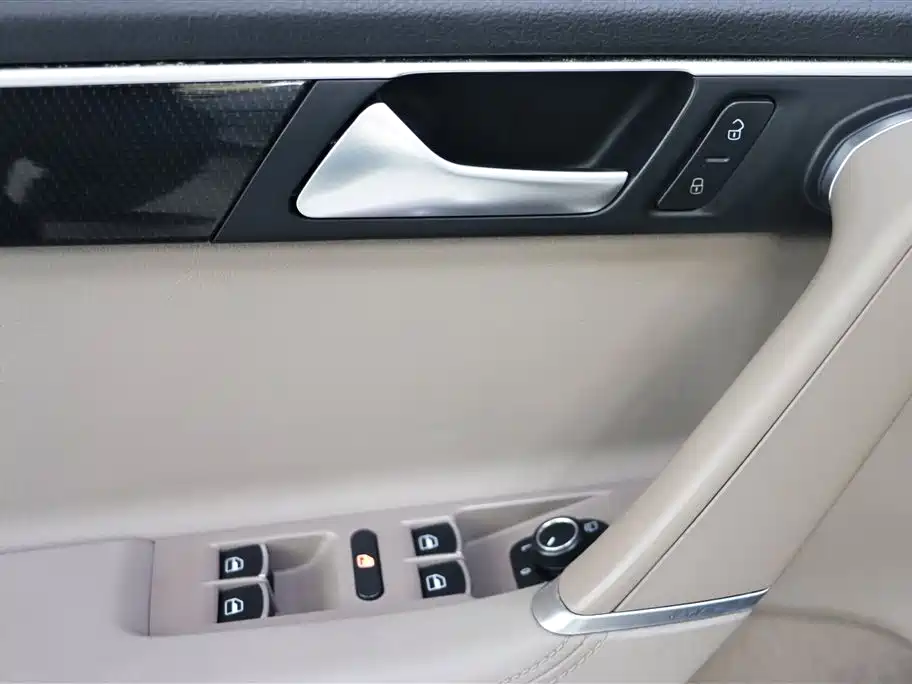 Volkswagen Magotan 2013 1.8TSI Luxury фото 12