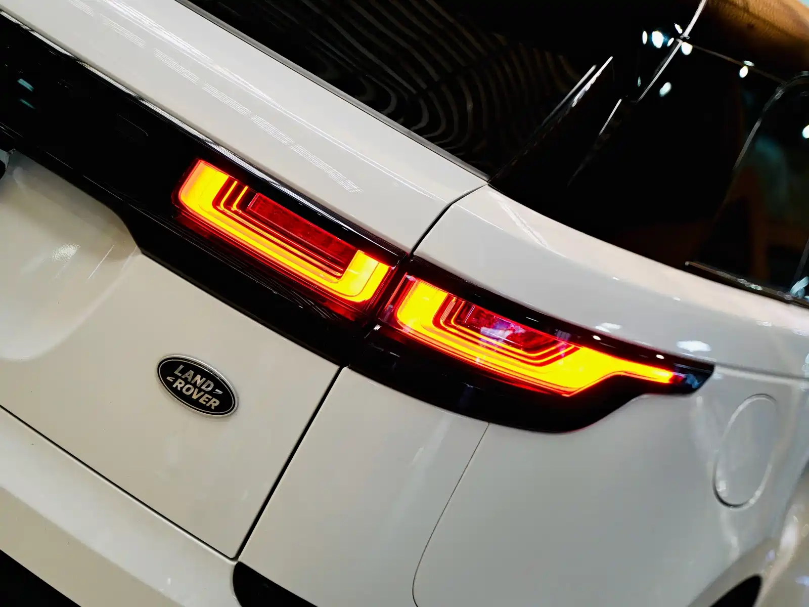 Фото 8 - Land Rover Range Rover Velar