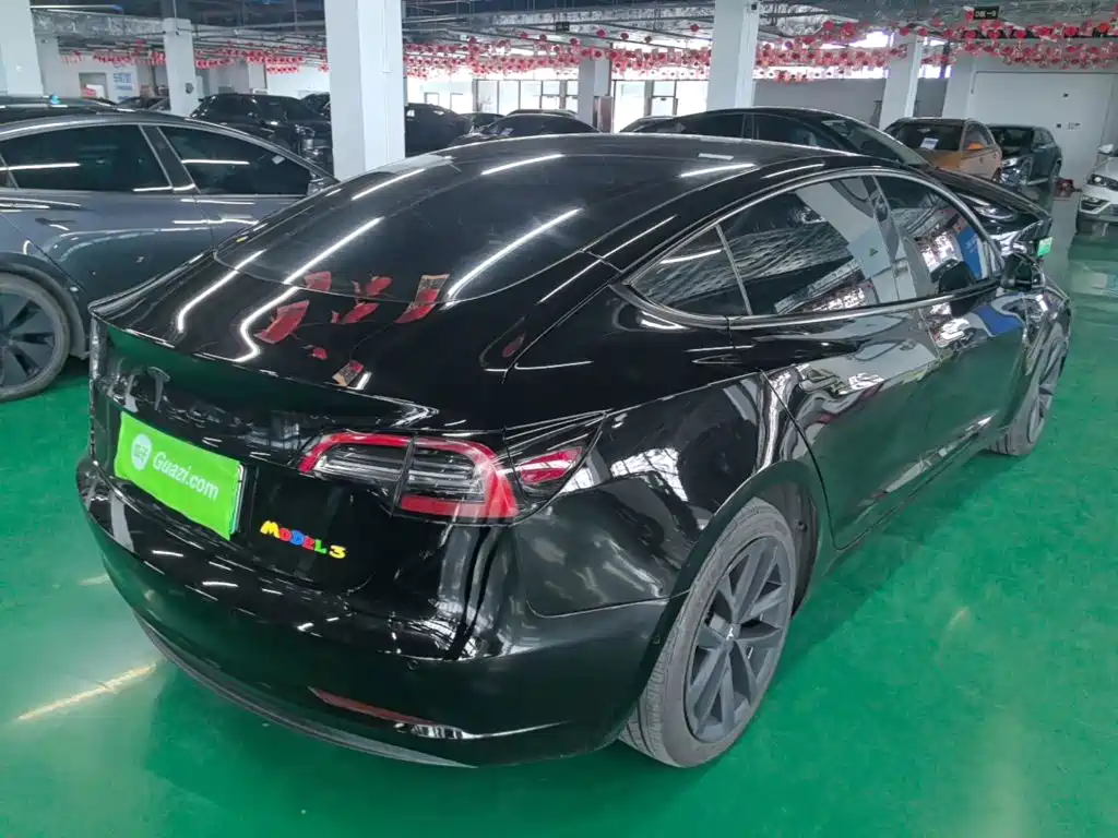 Фото 7 - Tesla Model 3