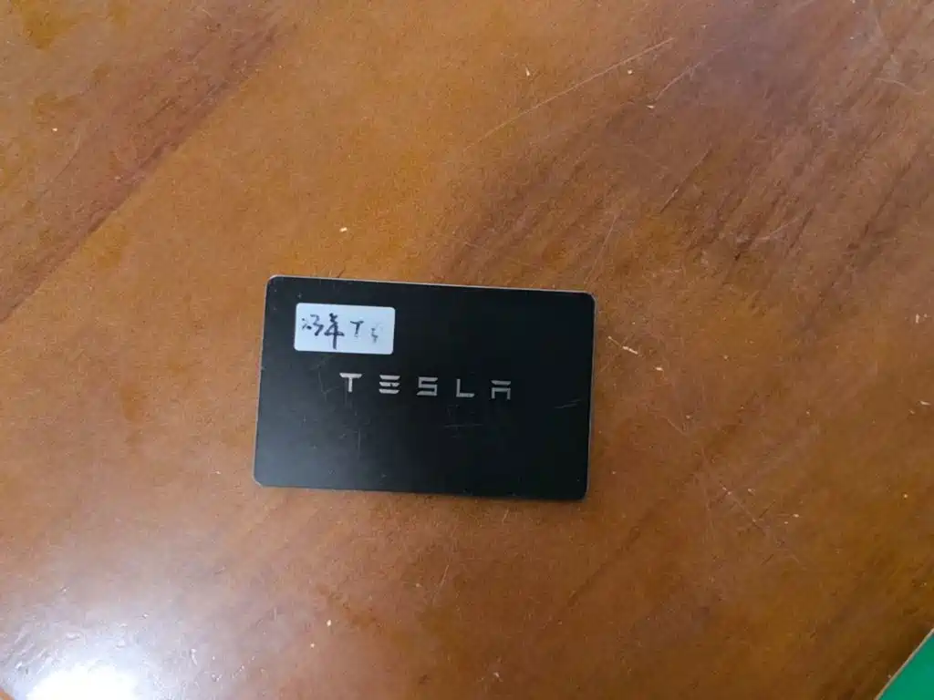 Фото 9 - Tesla Model 3