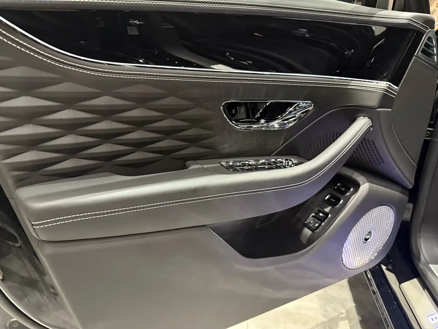 Bentley Flying Spur Plug-in Hybrid 2023 2022 2.9T V6 Hybrid Mulliner
