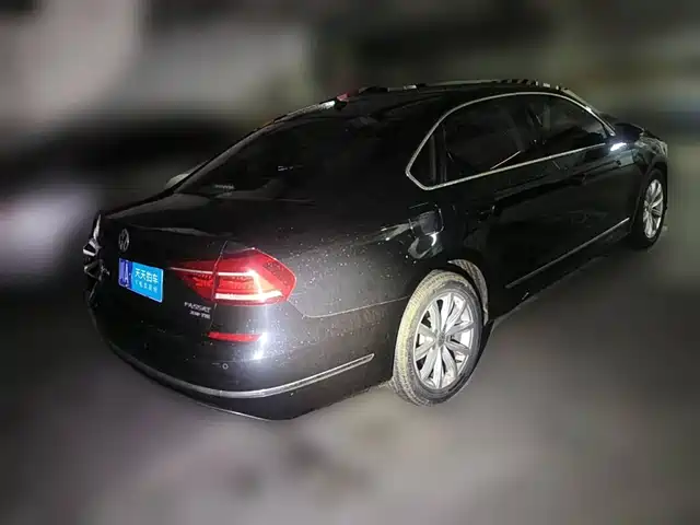Volkswagen Passat 2017 330TSI DSG Prestige — фото 2