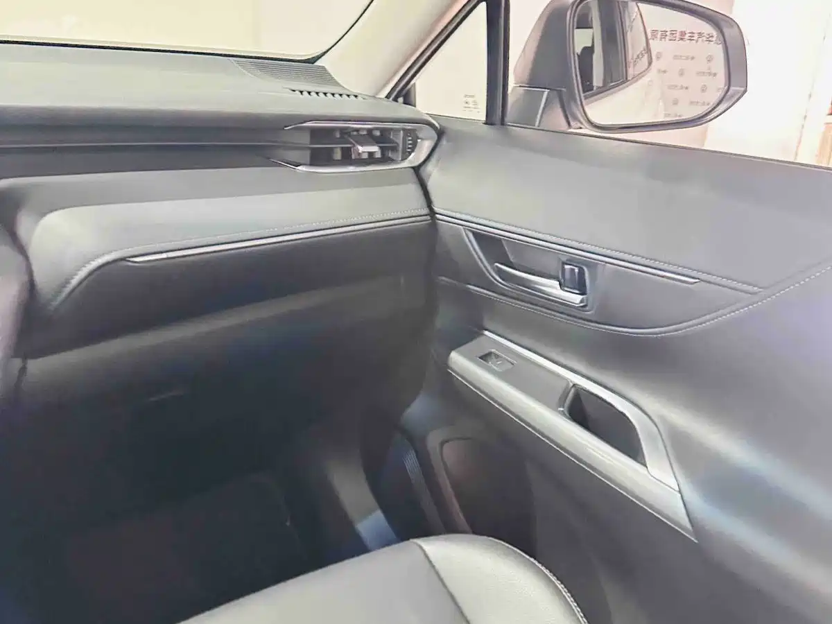 Toyota Venza 2024 2023 2.0L CVT FWD Luxury
