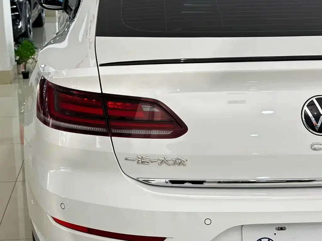 Volkswagen FAW-Volkswagen CC 2023 380TSI Eye-catching Edition фото 15