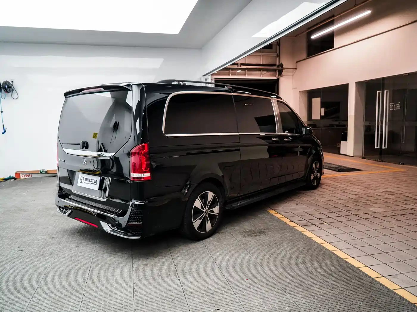Mercedes-Benz V-Class 2022 V 260 L Long Wheelbase Prestige Edition фото 6