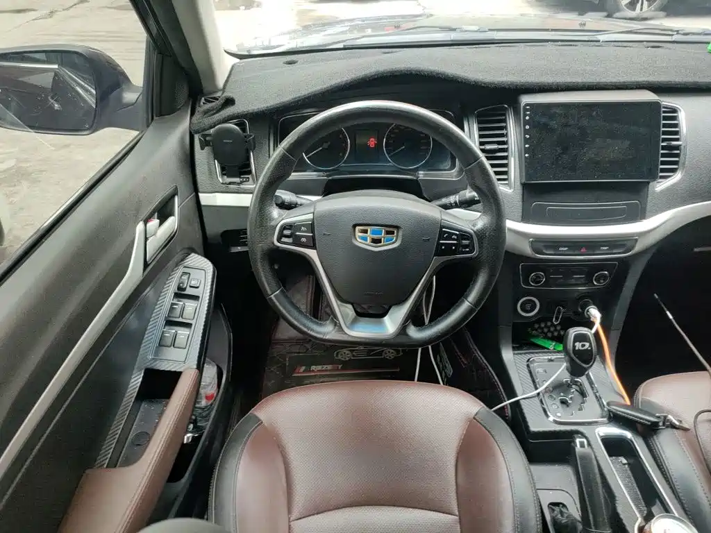 Фото 3 - Geely Vision