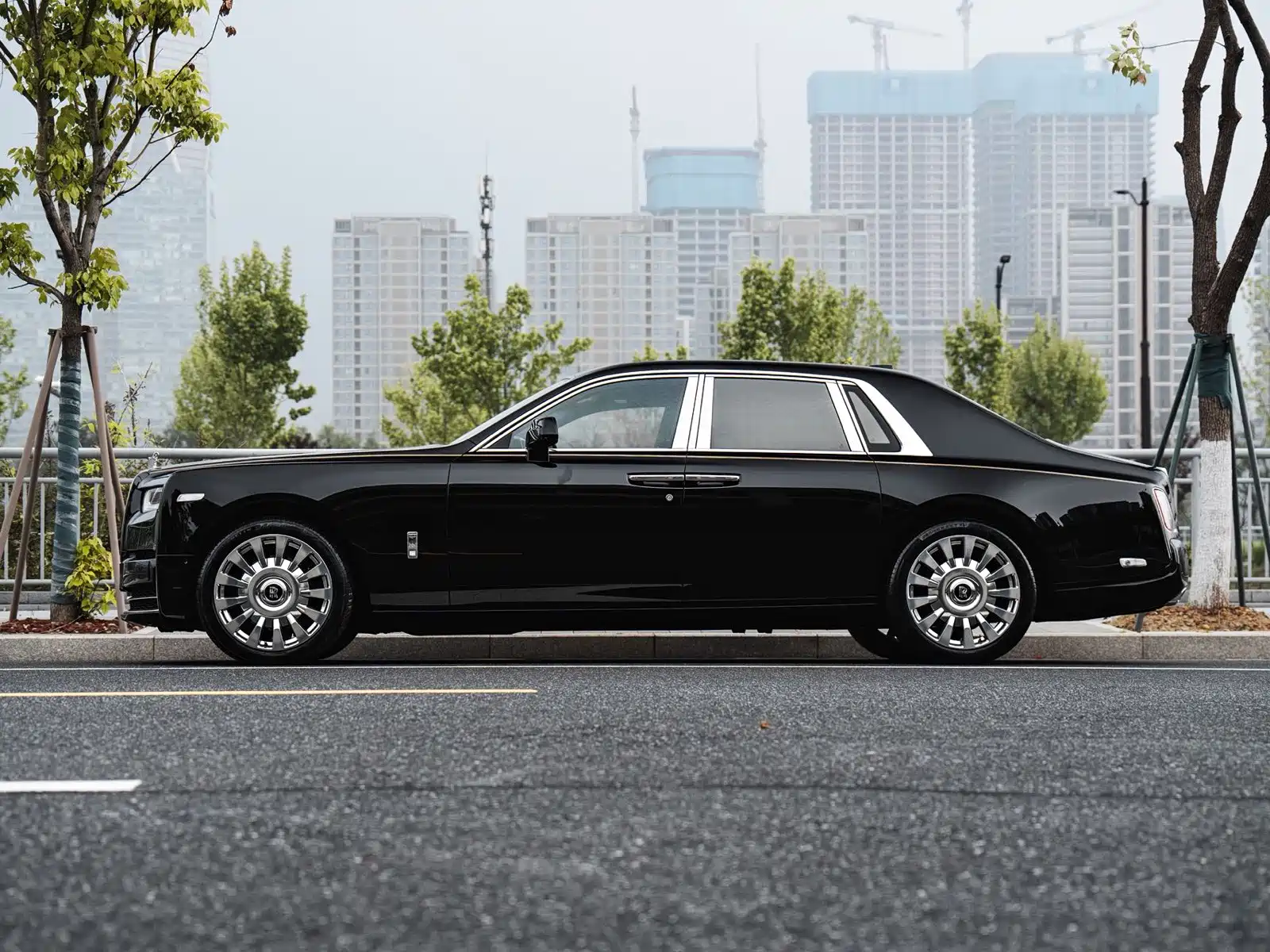 Фото 6 - Rolls-Royce Phantom