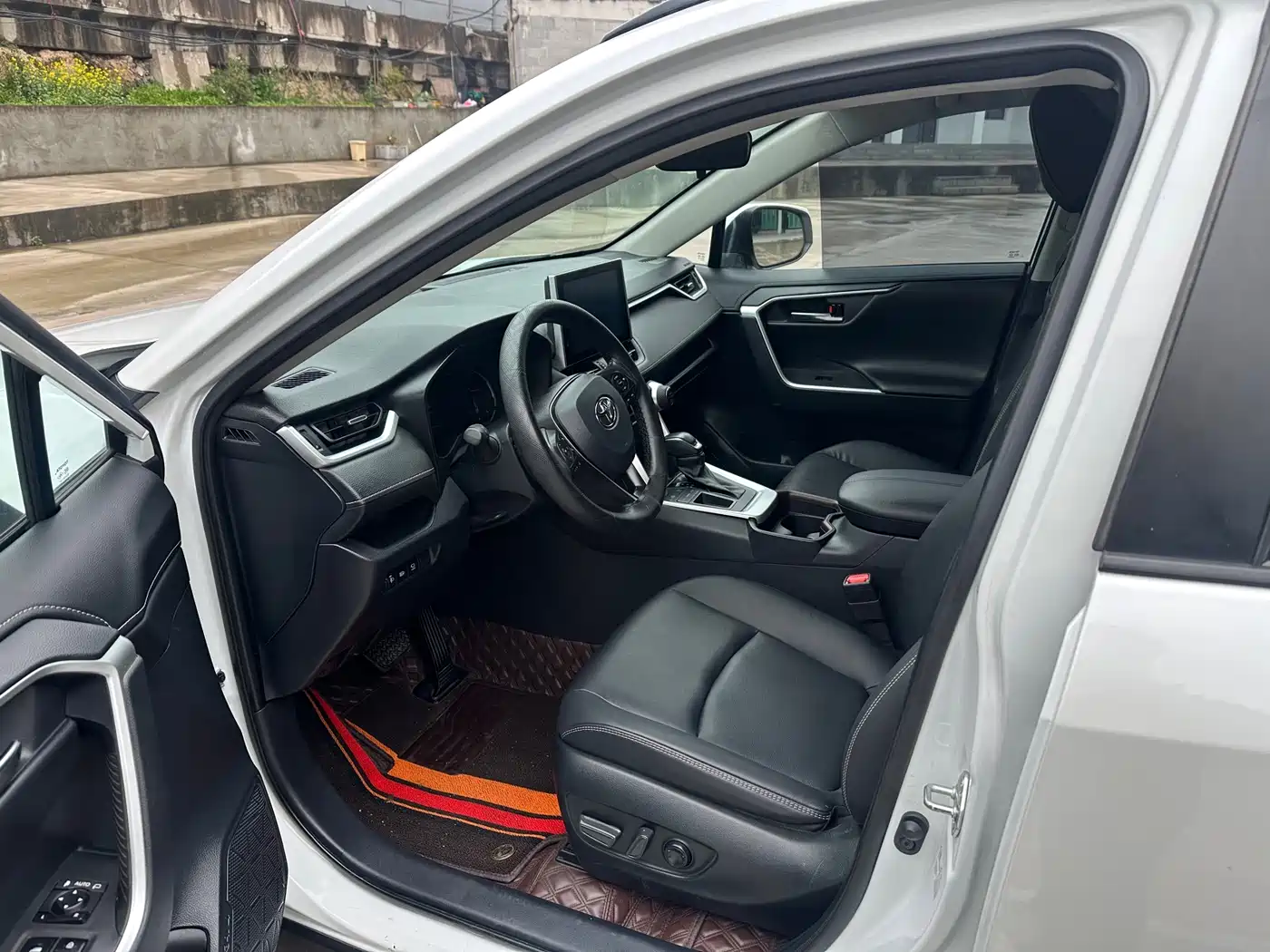 Toyota RAV4 Rongfang 2022 2.0L CVT 2WD Trend Plus Edition фото 4