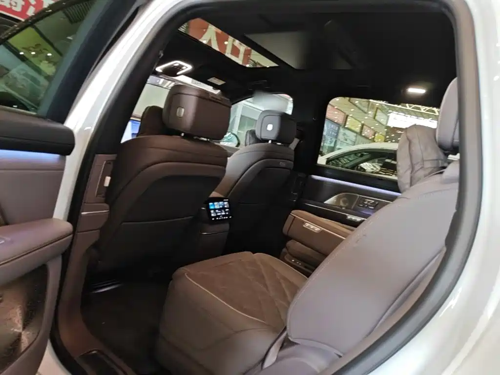 NIO ES8 2026 2025 Model 6-Seat Executive Luxury Edition