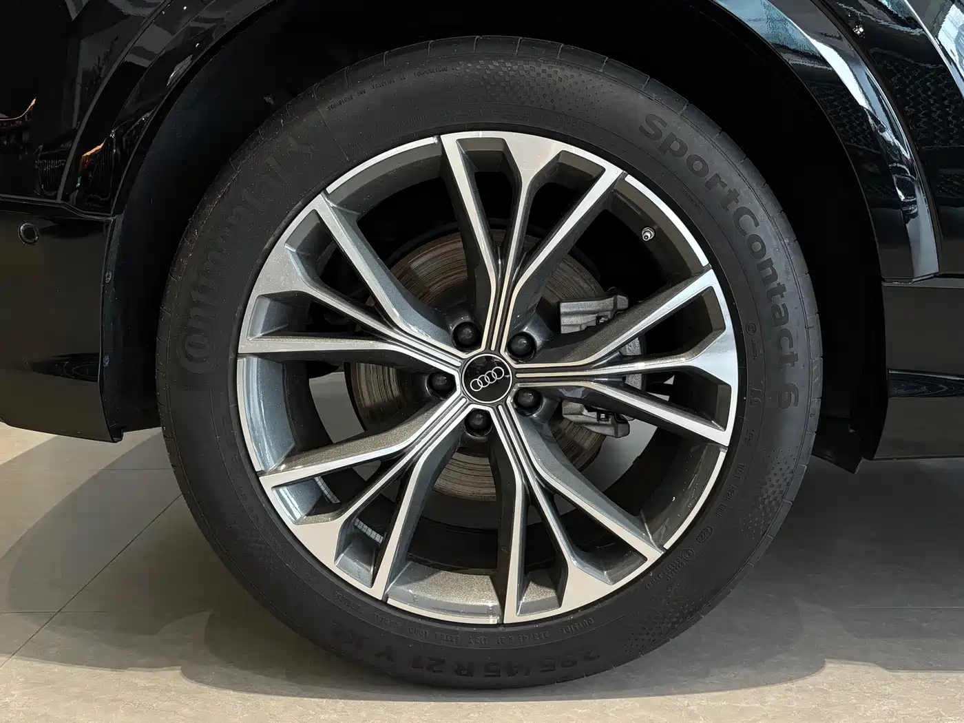 Audi Q8 2024 2023 55 TFSI Luxury Sport