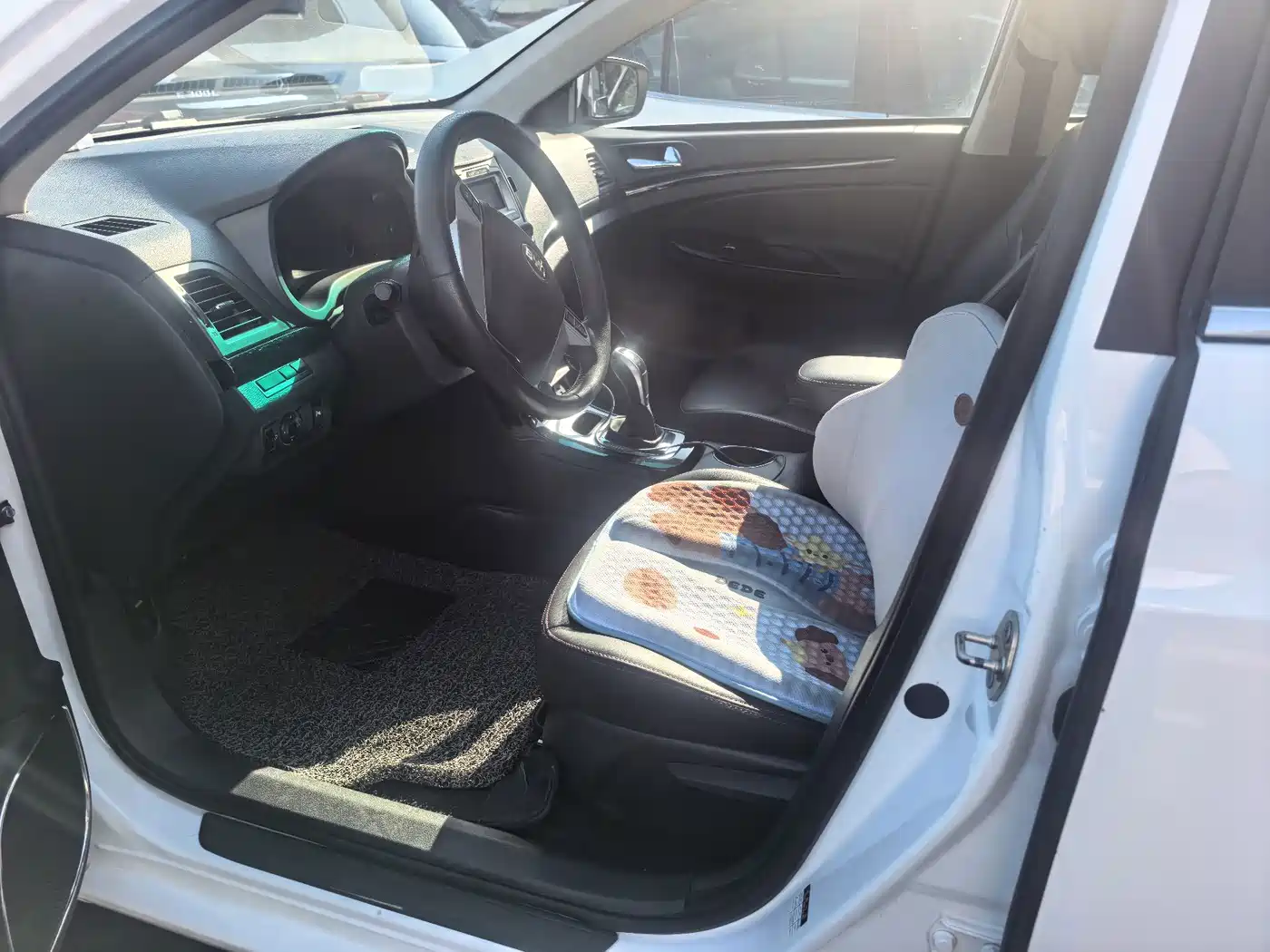 BYD E5