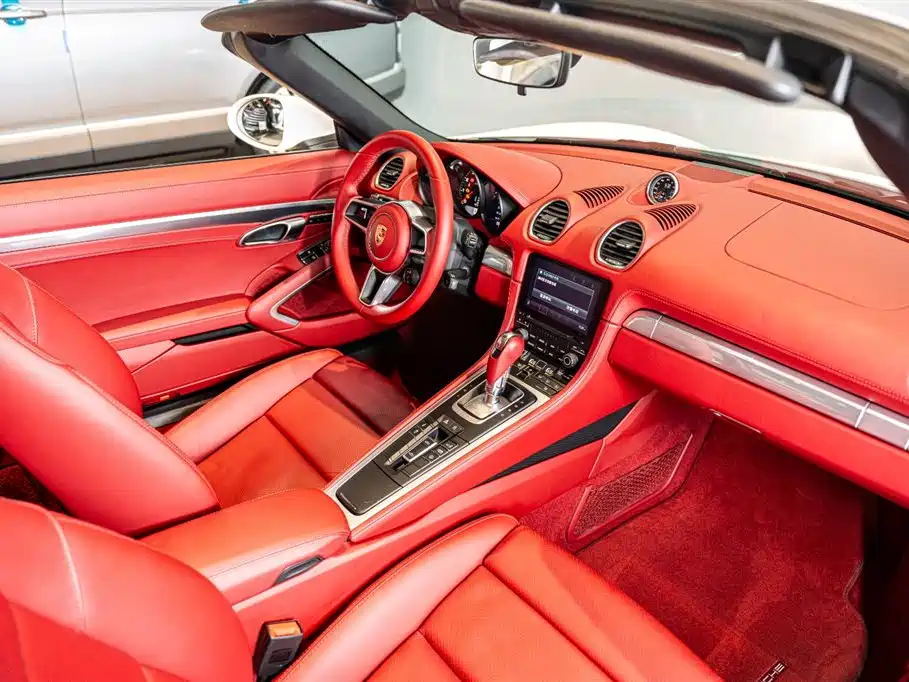PORSCHE 718