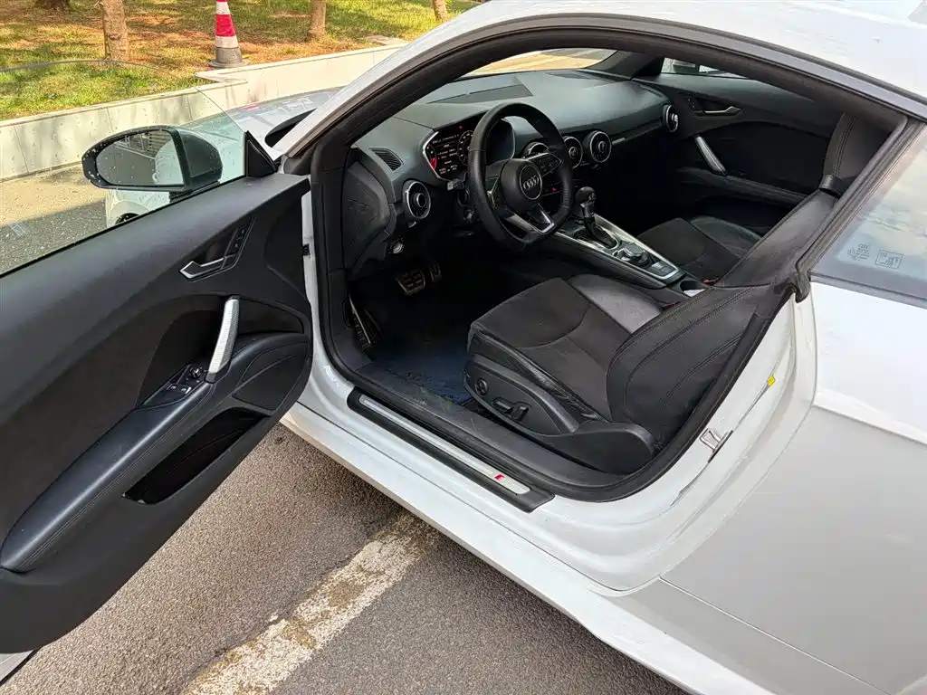 Audi TT 2017 TT Coupe 45 TFSI фото 15